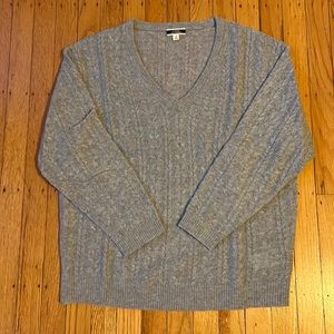 EUC J Crew cashmere vneck in cable knit